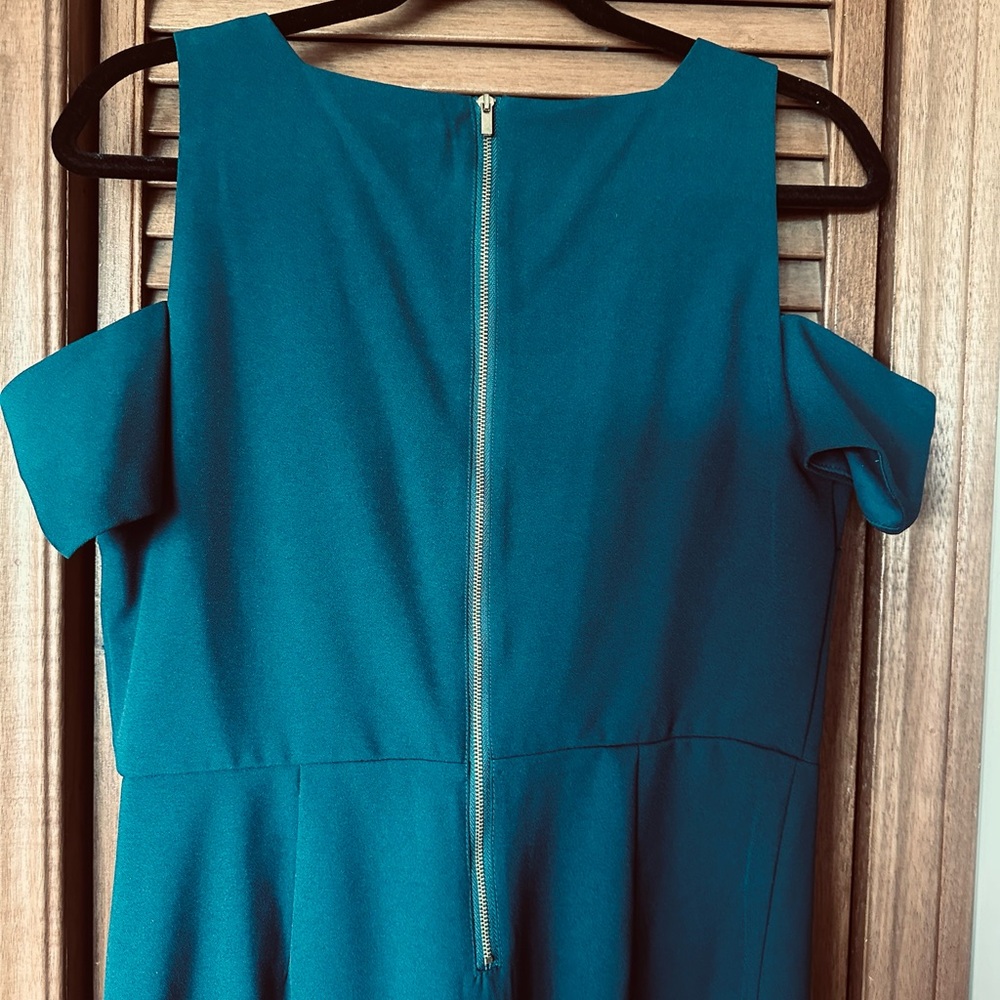 Dex jade Cold Shoulder Midi Dress - Picture 6 of 7